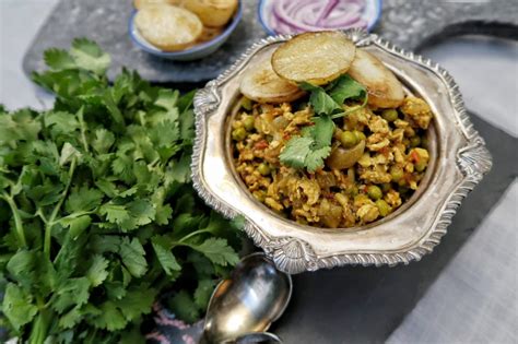 keema-matar-curry-indian-food-recipe-maple-and image