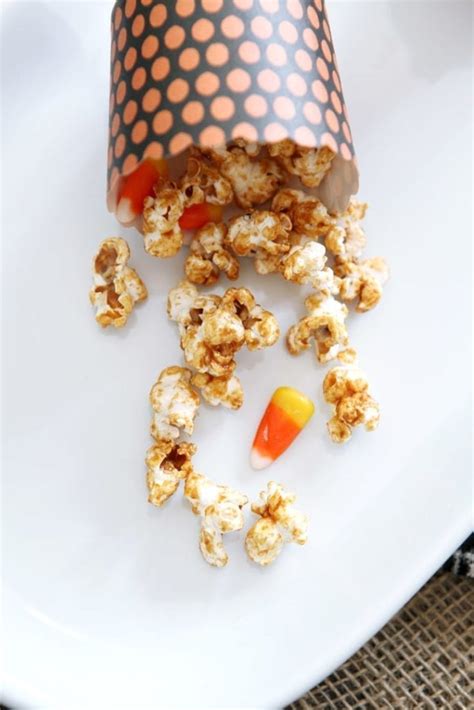 how-to-make-festive-caramel-corn-for-halloween image