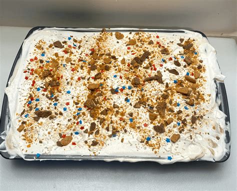 easy-homemade-ice-cream-cake-with-chocolate image