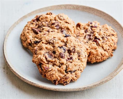 oatmeal-cranberry-and-chocolate-chunk-cookies-food image
