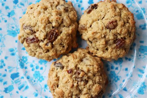 best-soft-chewy-oatmeal-raisin-cookies-jenny image