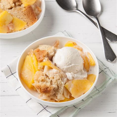 slow-cooker-peach-cobbler-recipe-how-to-make-it image