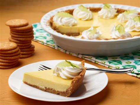 key-lime-pie-with-butter-cracker-crust image