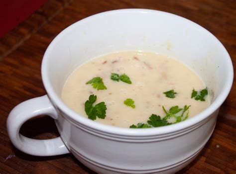 new-hampshire-clam-chowder-the-lazy-gastronome image