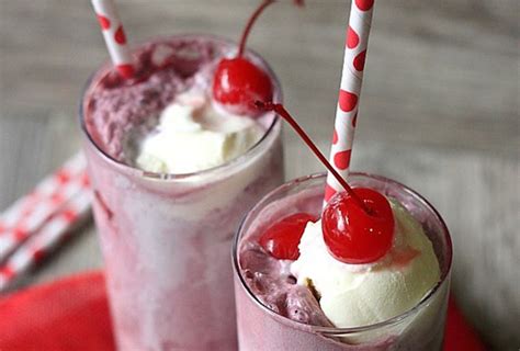 21-boozy-ice-cream-cocktail-recipes-that-will-float-your image