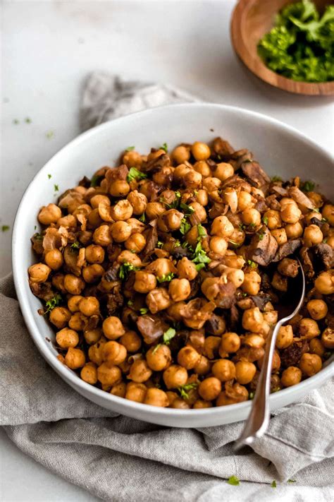 easy-spiced-chickpeas-running-on-real-food image