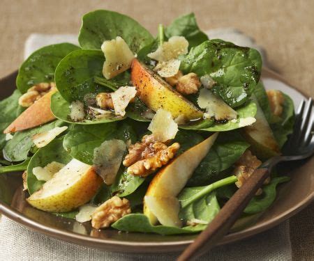 spinach-and-pear-salad-with-walnuts-recipe-eat image
