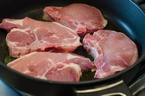 skillet-braised-pork-chops-valeries-kitchen image