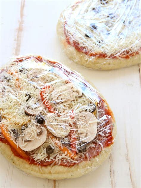 how-to-freeze-homemade-pizza-completely-delicious image