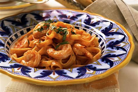 slow-cooker-chicken-and-shrimp-with-fettuccine-the image