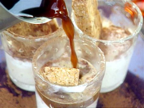 hazelnut-ice-cream-sundae-recipe-michael-chiarello image