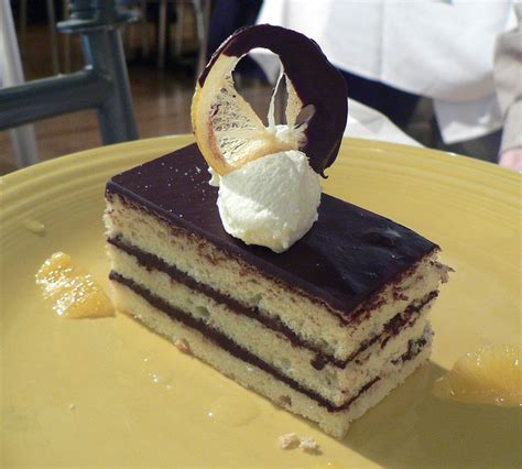 layer-cake-wikipedia image