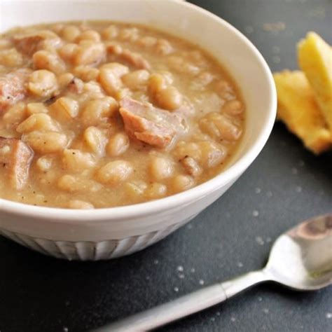 creamy-great-northern-beans-with-ham-my image
