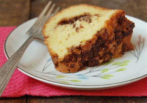 best-sour-cream-coffee-cake-recipe-yankee image