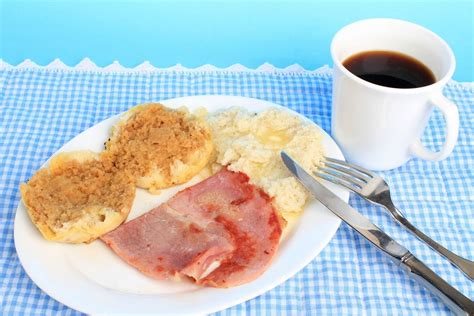 famous-red-eye-gravy-recipe-made-with-country-ham image