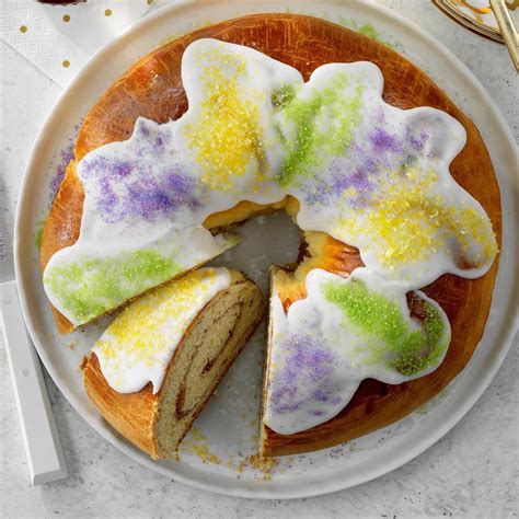 traditional-new-orleans-king-cake-recipe-how-to-make image