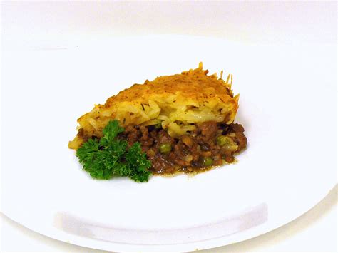 american-shepherds-pie-with-hash-browns-the-spruce image
