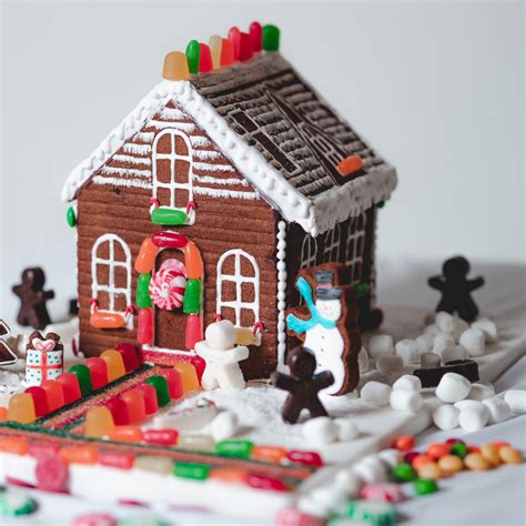 handstand-kitchen-make-your-own-gingerbread-house image