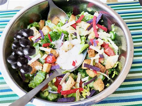 delicious-healthy-tossed-salad-versatile-foodie image