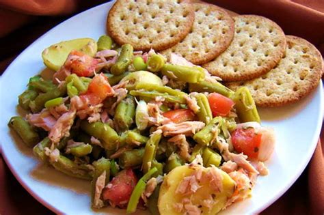 tuna-and-green-bean-salad-recipe-foodcom image