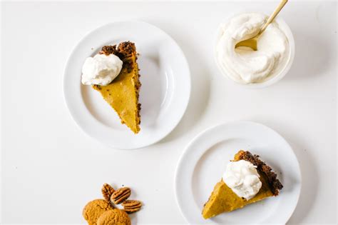 caramelized-pecan-pumpkin-pie-with image