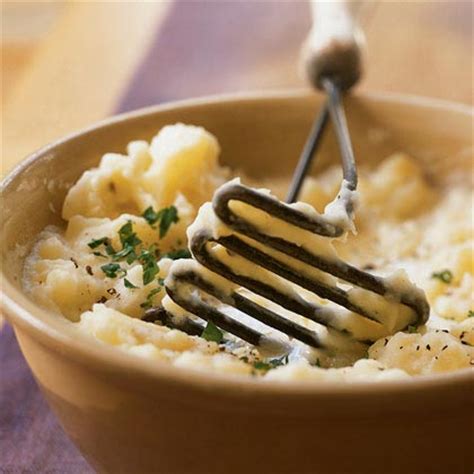 creamy-herbed-mashed-potatoes image