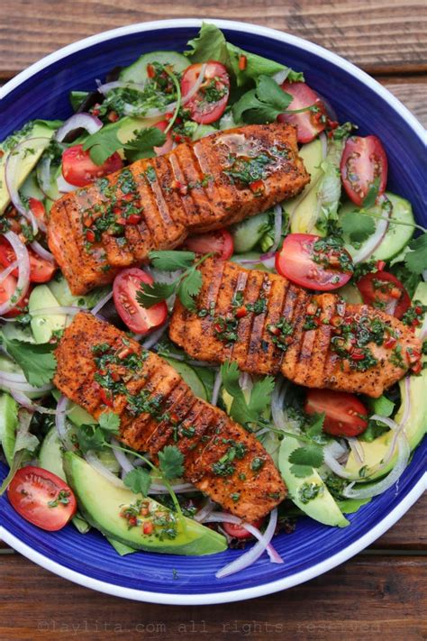 grilled-salmon-and-avocado-salad-laylitas image