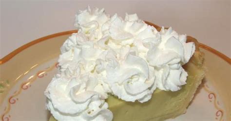 kellys-rich-and-creamy-key-lime-pie-just-a image