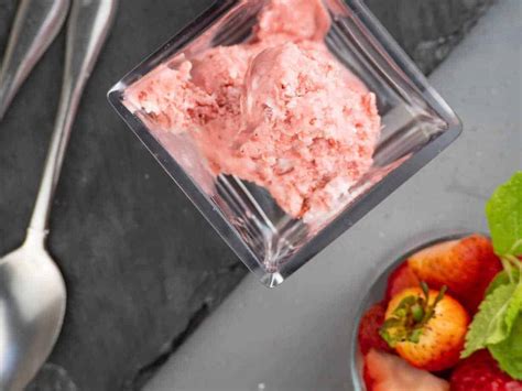 keto-strawberry-ice-cream-better-than-bread-keto image