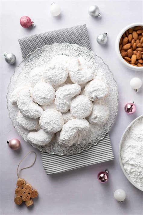 kourabiedes-greek-christmas-butter-cookies-omgfood image