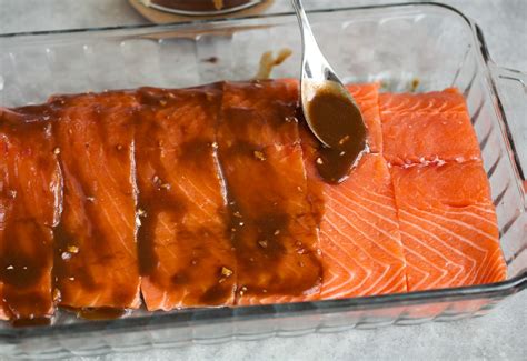5-ingredient-marinated-grilled-salmon-cooking image