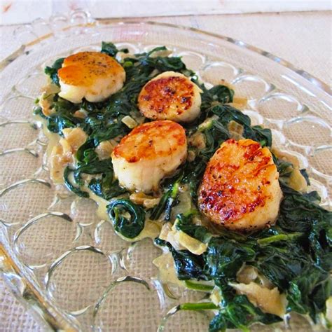 low-carb-seared-scallops-with-creamed-spinach-farm image