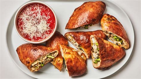 what-is-the-difference-between-a-calzone-and-a image