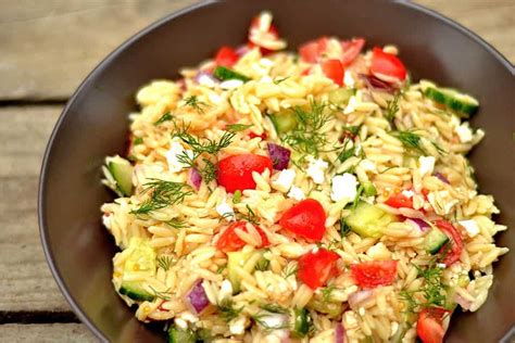 greek-orzo-salad-with-dill-wholesomelicious image