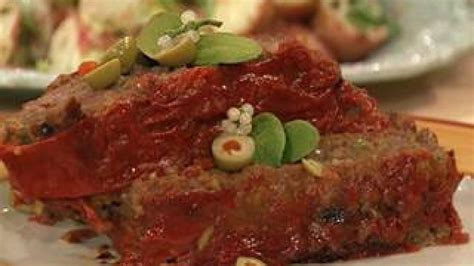 arethas-holiday-meatloaf-recipe-rachael-ray-show image
