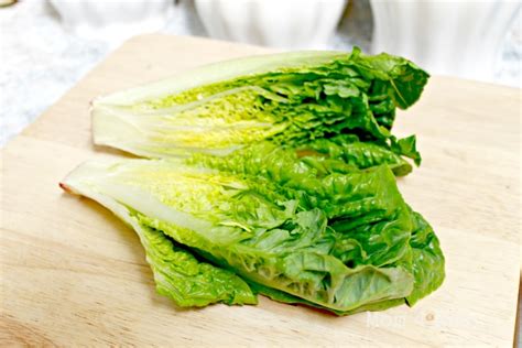 grilled-romaine-salad-recipe-with-balsamic-dressing image