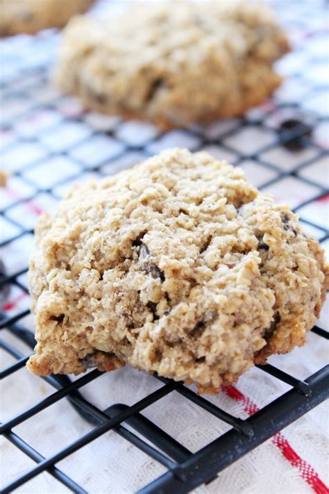 white-bean-yes-oatmeal-chocolate-chip-cookies image