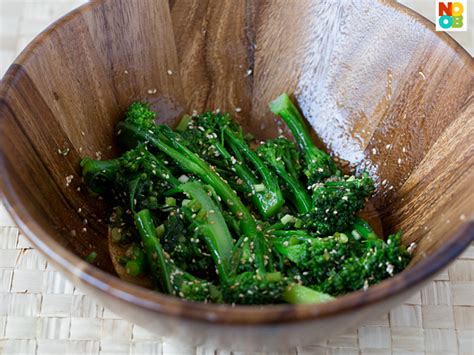 korean-seasoned-broccoli-banchan image