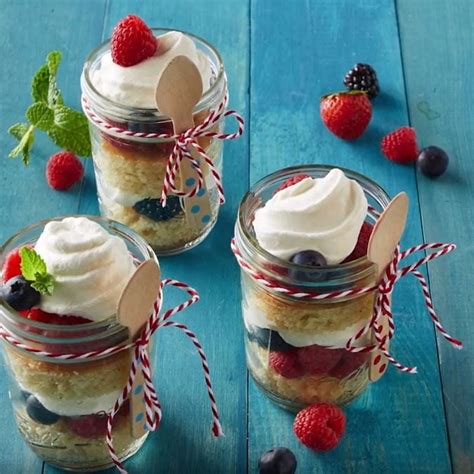 lemon-berry-cake-jars-recipe-with-sour image