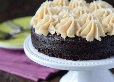 dark-chocolate-guinness-cake-with-baileys-buttercream image