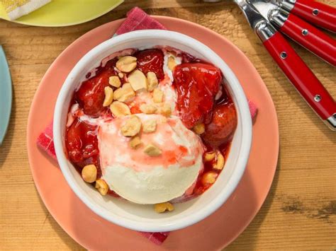 strawberry-sundae-sauce-recipe-jeff-mauro-food image