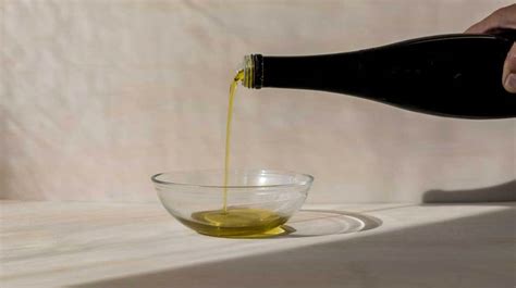 drinking-olive-oil-good-or-bad image