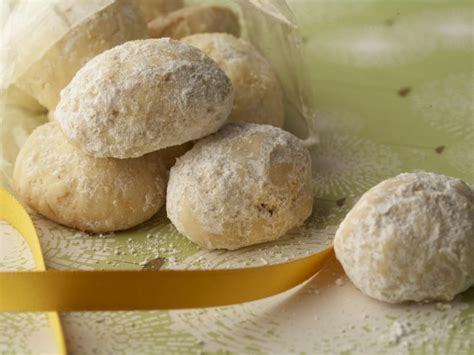 kourabiedes-greece-walnut-sugar-cookies-food image
