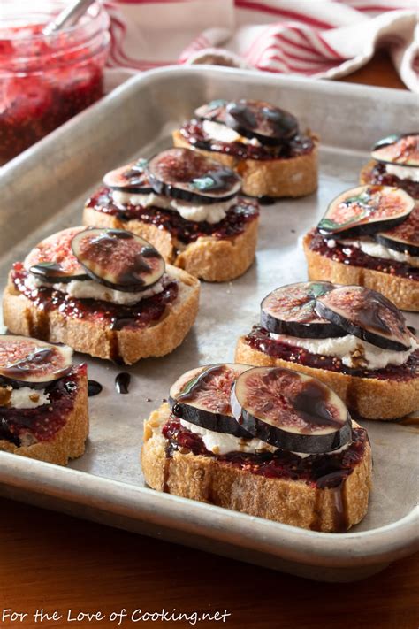 fig-and-goat-cheese-crostini-with-balsamic-glaze image