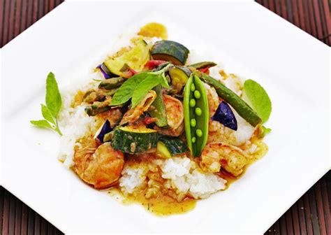 recipe-thai-shrimp-and-vegetable-curry-the-globe image