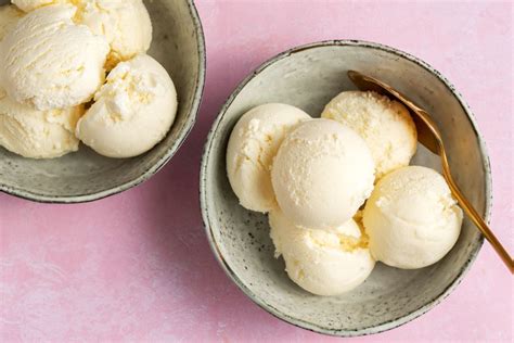 easy-vanilla-ice-cream-recipe-no-cook image