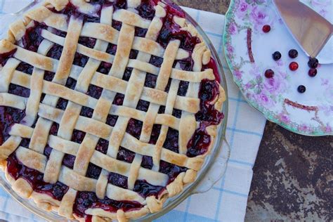 huckleberry-pie-recipe-using-wild-huckleberries image