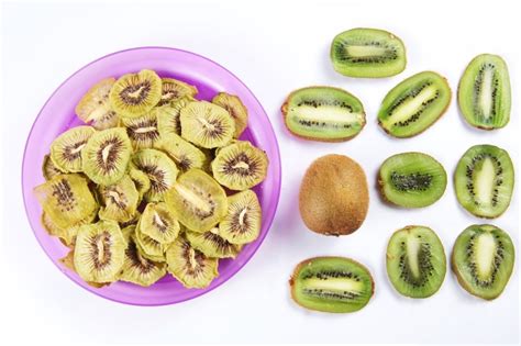 dehydrated-kiwi-chips-kiwi image