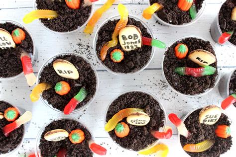 fun-and-easy-halloween-dirt-cups-by-pretty-providence image
