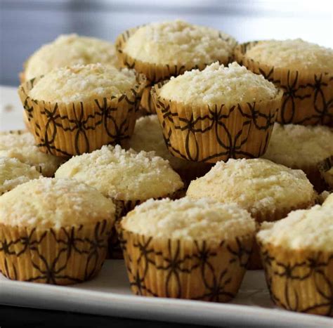 cinnamon-coffee-cake-muffins-with-streusel image
